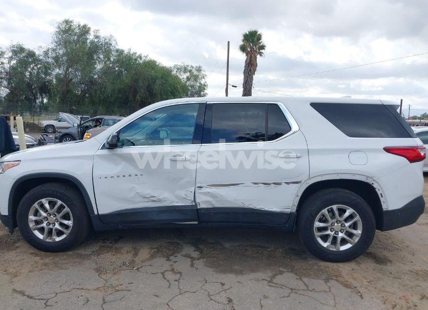 Photo 14 of 2019 Chevrolet Traverse LS (VIN 1GNERFKW8KJ226369)