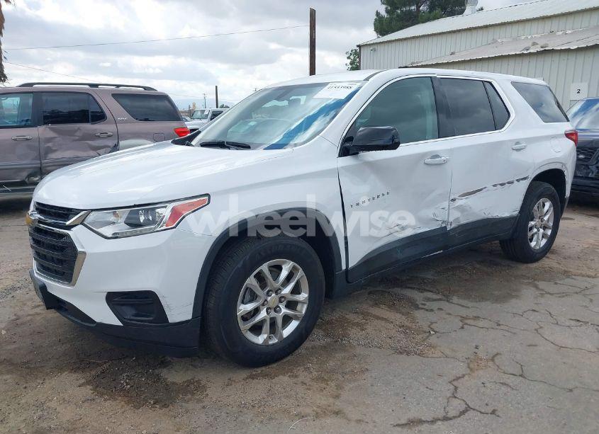 Photo 2 of 2019 Chevrolet Traverse LS (VIN 1GNERFKW8KJ226369)
