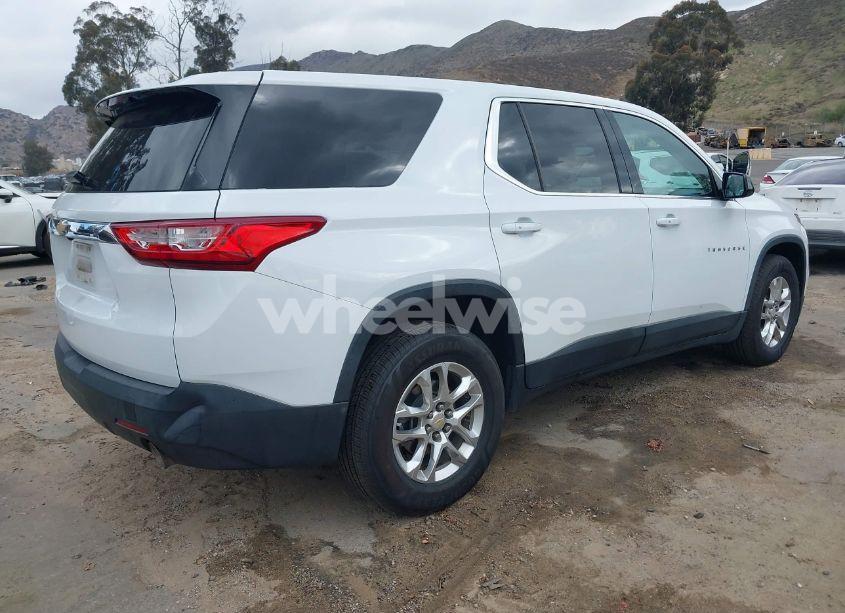Photo 4 of 2019 Chevrolet Traverse LS (VIN 1GNERFKW8KJ226369)