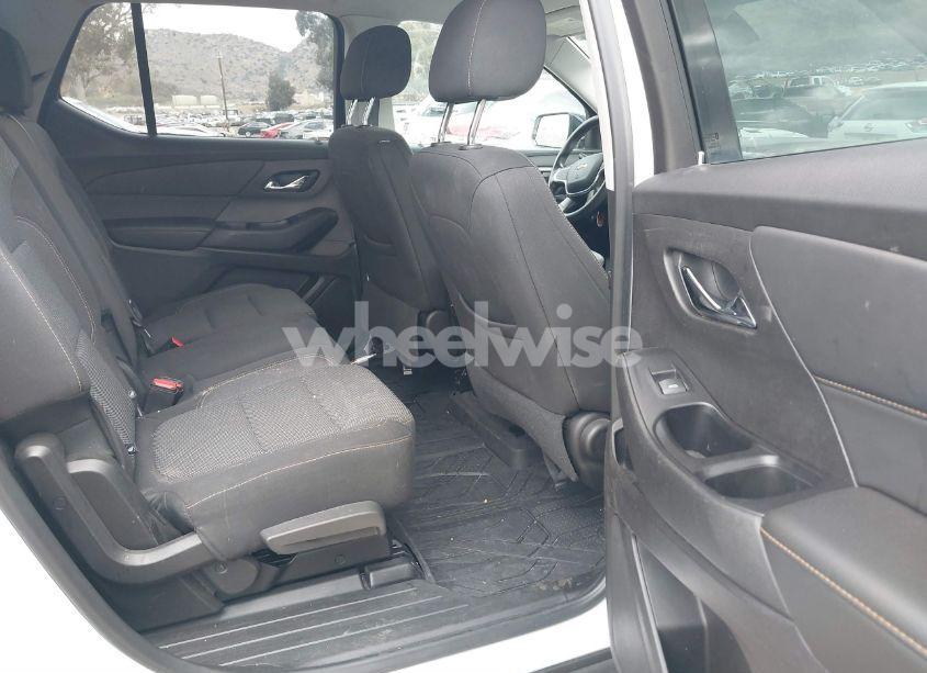 Photo 8 of 2019 Chevrolet Traverse LS (VIN 1GNERFKW8KJ226369)