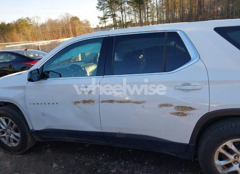 Photo 14 of 2019 Chevrolet Traverse LS (VIN 1GNERFKW8KJ238411)