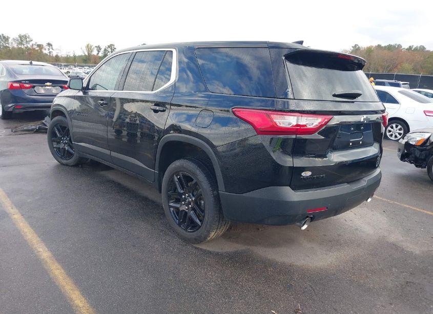 Photo 3 of 2019 Chevrolet Traverse LS (VIN 1GNERFKW8KJ241616)