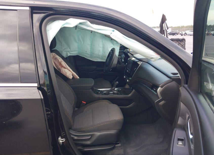 Photo 5 of 2019 Chevrolet Traverse LS (VIN 1GNERFKW8KJ241616)