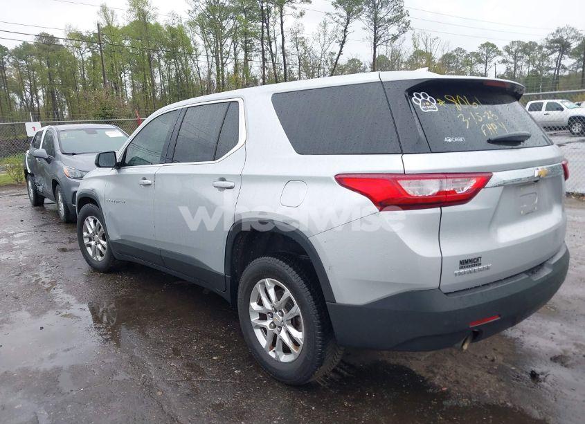 Photo 3 of 2019 Chevrolet Traverse LS (VIN 1GNERFKW8KJ287107)