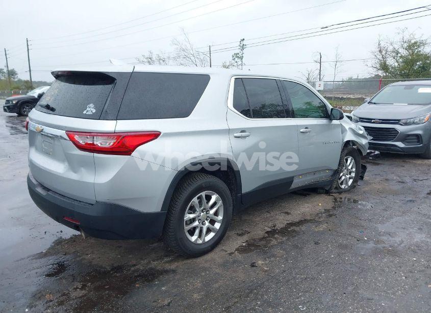 Photo 4 of 2019 Chevrolet Traverse LS (VIN 1GNERFKW8KJ287107)