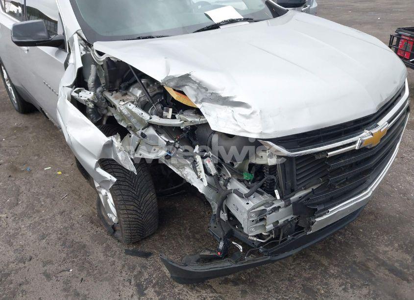 Photo 6 of 2019 Chevrolet Traverse LS (VIN 1GNERFKW8KJ287107)