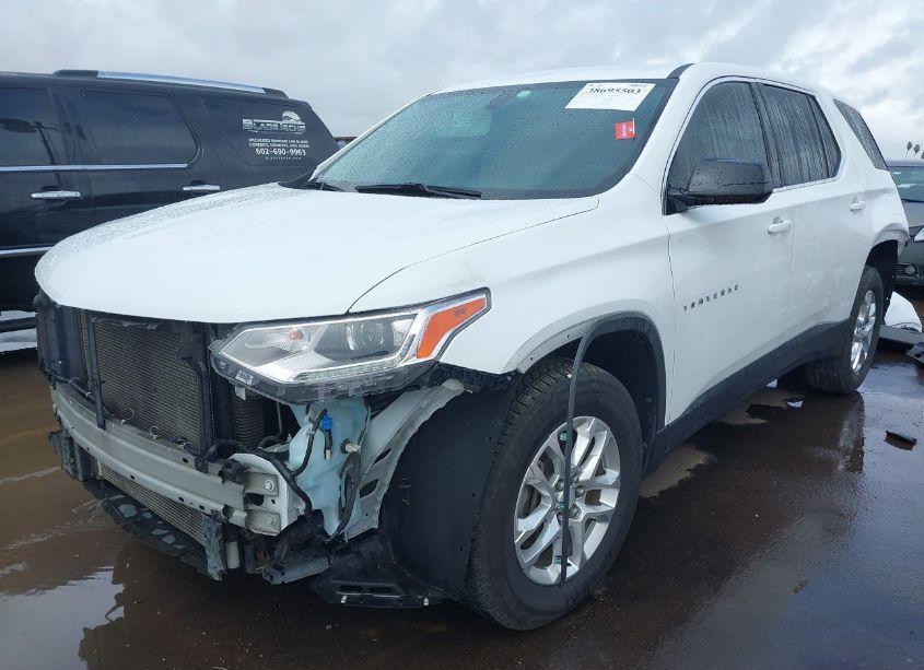 Photo 2 of 2020 Chevrolet Traverse FWD LS (VIN 1GNERFKW8LJ135488)