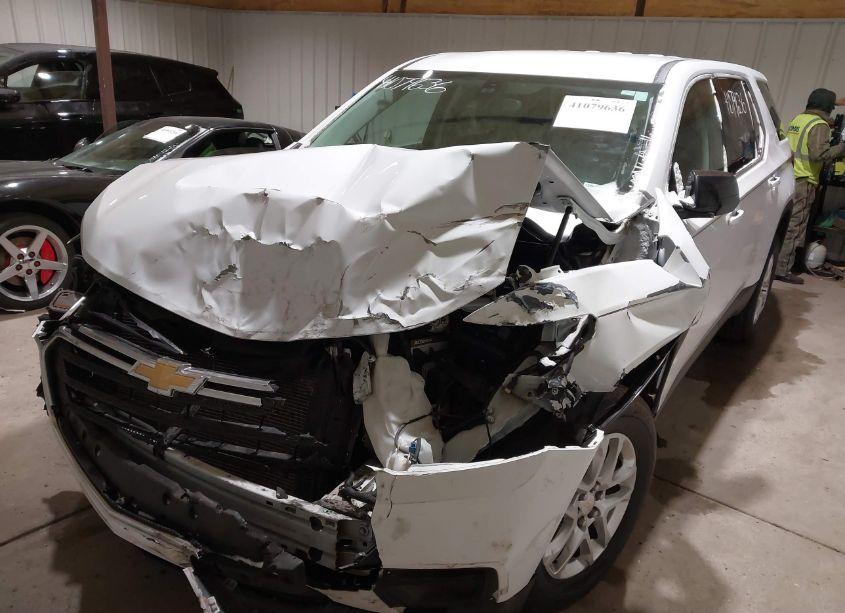 Photo 2 of 2020 Chevrolet Traverse FWD LS (VIN 1GNERFKW8LJ235073)