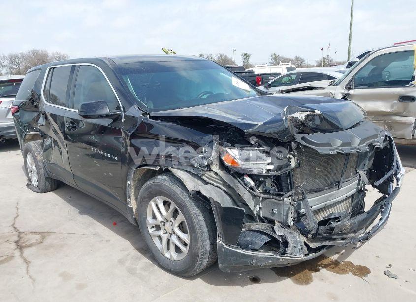 2020 Chevrolet Traverse FWD LS (VIN 1GNERFKW8LJ275914) main photo