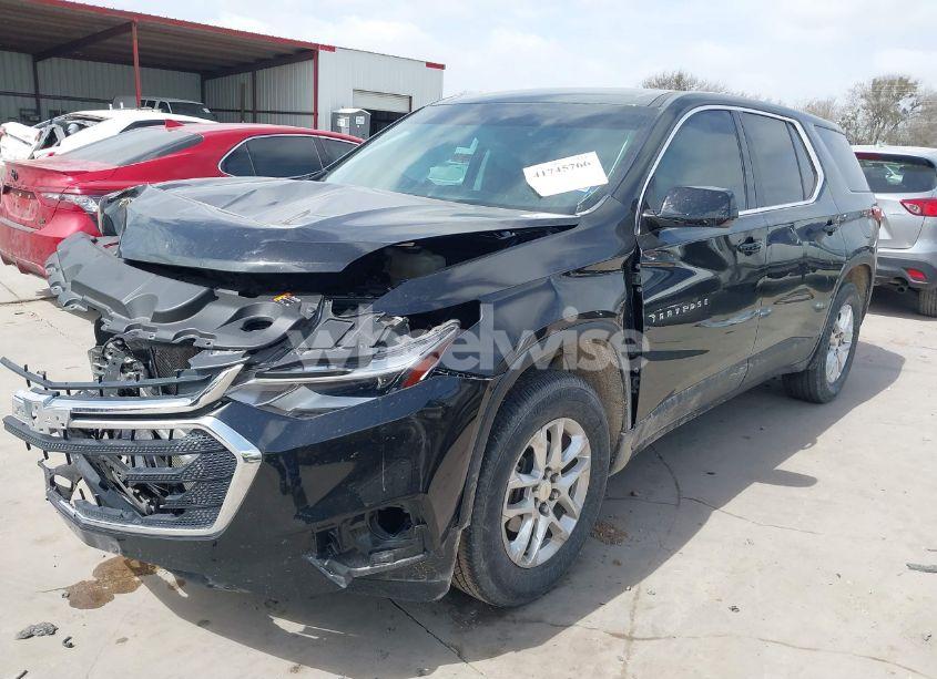 Photo 2 of 2020 Chevrolet Traverse FWD LS (VIN 1GNERFKW8LJ275914)