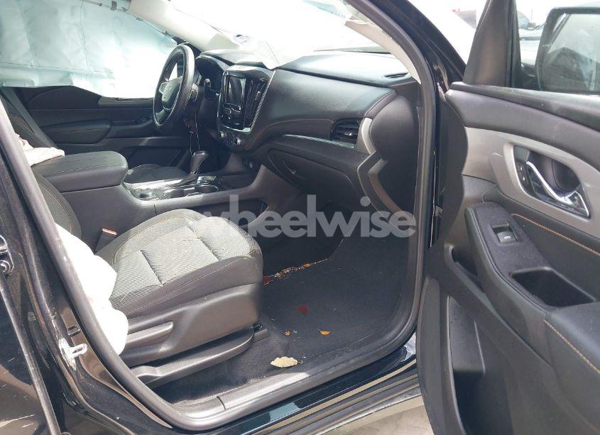 Photo 5 of 2020 Chevrolet Traverse FWD LS (VIN 1GNERFKW8LJ275914)