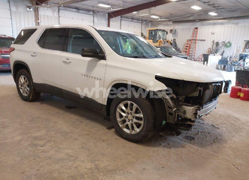 2021 Chevrolet Traverse FWD LS (VIN 1GNERFKW8MJ166905) main photo