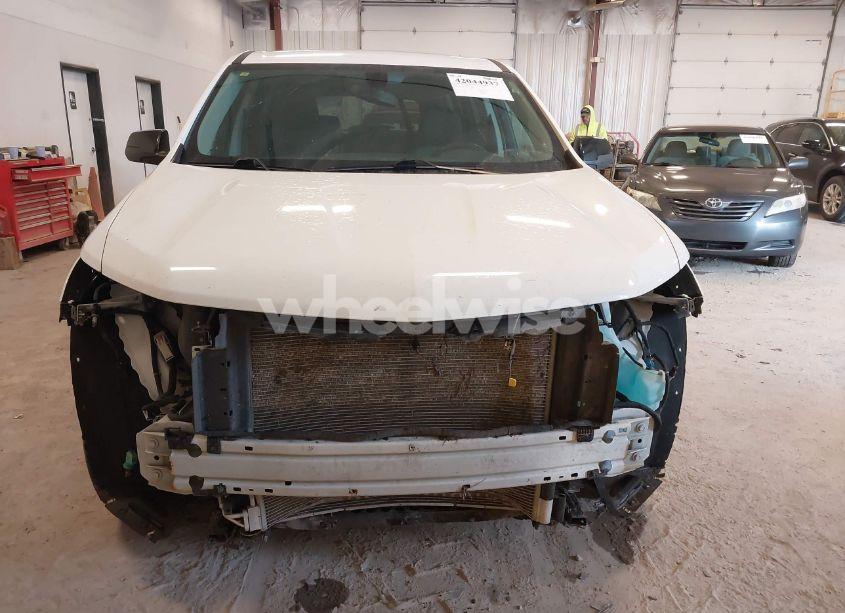 Photo 13 of 2021 Chevrolet Traverse FWD LS (VIN 1GNERFKW8MJ166905)