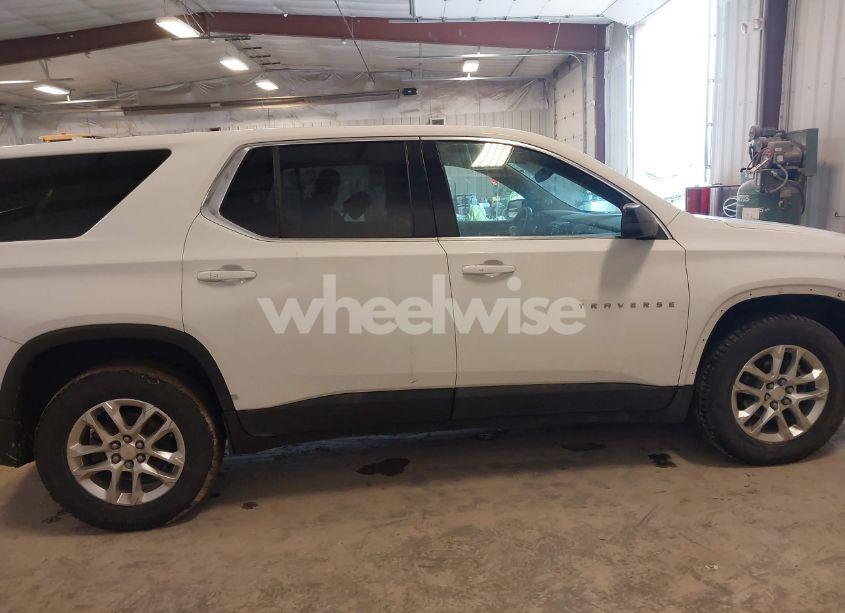 Photo 14 of 2021 Chevrolet Traverse FWD LS (VIN 1GNERFKW8MJ166905)