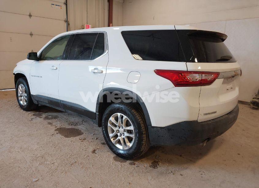 Photo 3 of 2021 Chevrolet Traverse FWD LS (VIN 1GNERFKW8MJ166905)