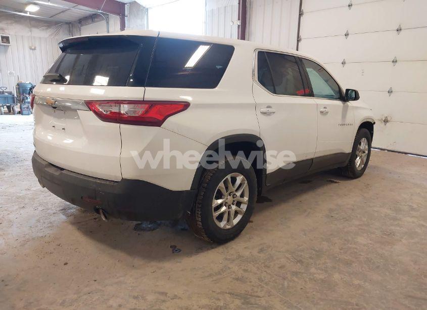 Photo 4 of 2021 Chevrolet Traverse FWD LS (VIN 1GNERFKW8MJ166905)