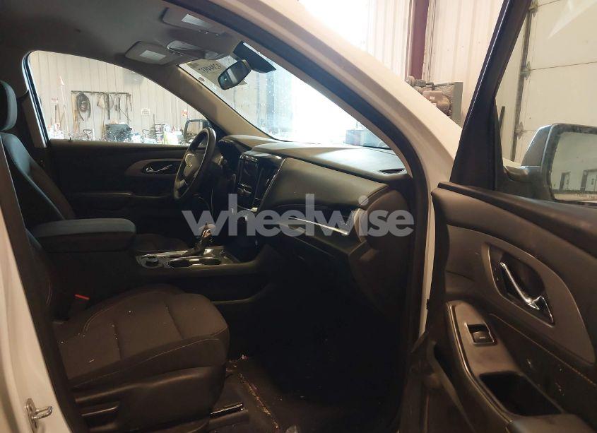 Photo 5 of 2021 Chevrolet Traverse FWD LS (VIN 1GNERFKW8MJ166905)