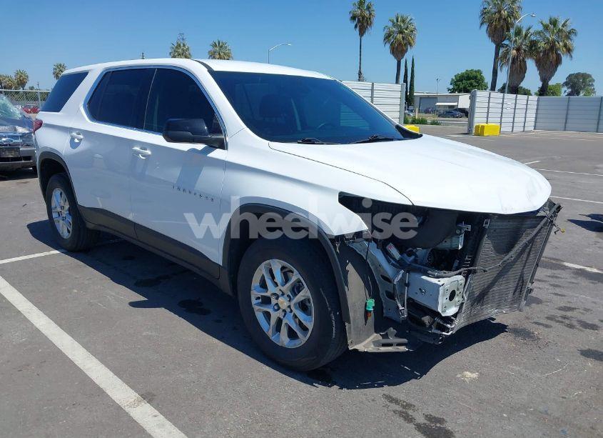 2021 Chevrolet Traverse FWD LS (VIN 1GNERFKW8MJ266373) main photo