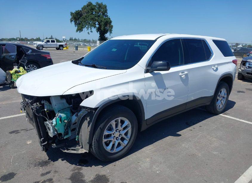 Photo 2 of 2021 Chevrolet Traverse FWD LS (VIN 1GNERFKW8MJ266373)