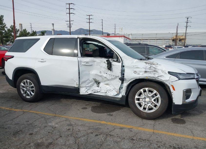 Photo 13 of 2022 Chevrolet Traverse FWD LS (VIN 1GNERFKW8NJ105703)