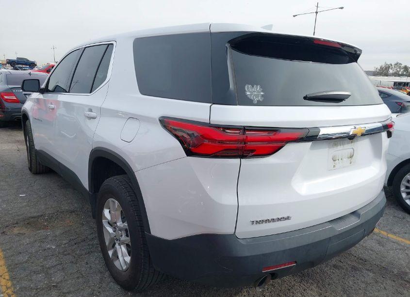 Photo 3 of 2022 Chevrolet Traverse FWD LS (VIN 1GNERFKW8NJ105703)