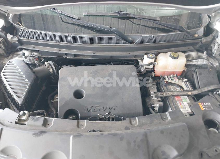 Photo 10 of 2018 Chevrolet Traverse LS (VIN 1GNERFKW9JJ132466)