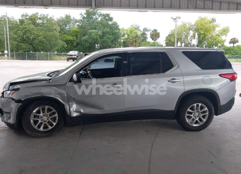 Photo 15 of 2018 Chevrolet Traverse LS (VIN 1GNERFKW9JJ132466)