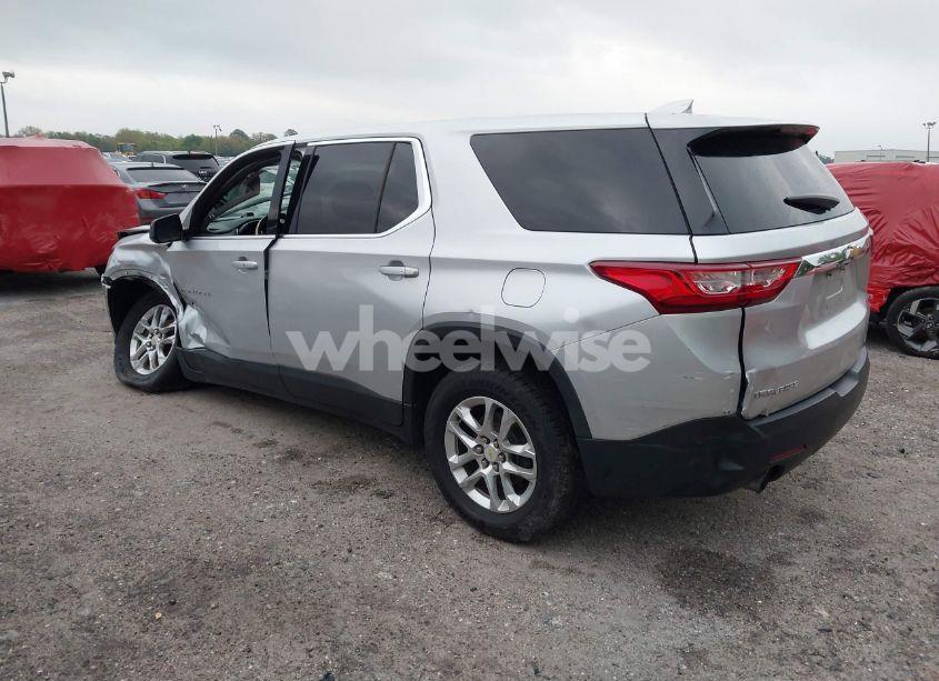 Photo 3 of 2018 Chevrolet Traverse LS (VIN 1GNERFKW9JJ132466)