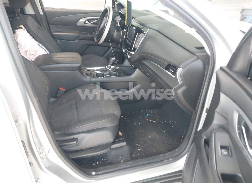 Photo 5 of 2018 Chevrolet Traverse LS (VIN 1GNERFKW9JJ132466)