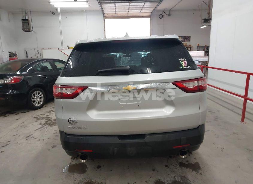 Photo 16 of 2019 Chevrolet Traverse LS (VIN 1GNERFKW9KJ147728)