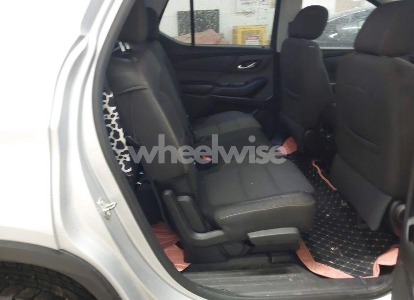 Photo 8 of 2019 Chevrolet Traverse LS (VIN 1GNERFKW9KJ147728)