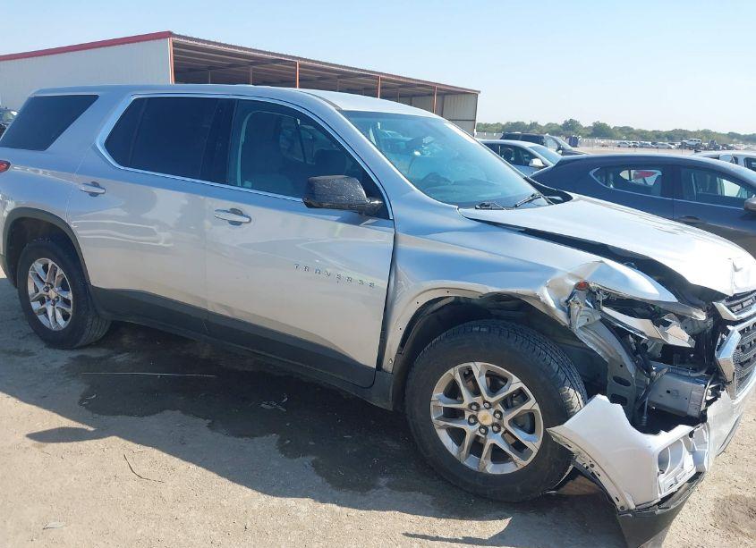 2019 Chevrolet Traverse LS (VIN 1GNERFKW9KJ251572) main photo