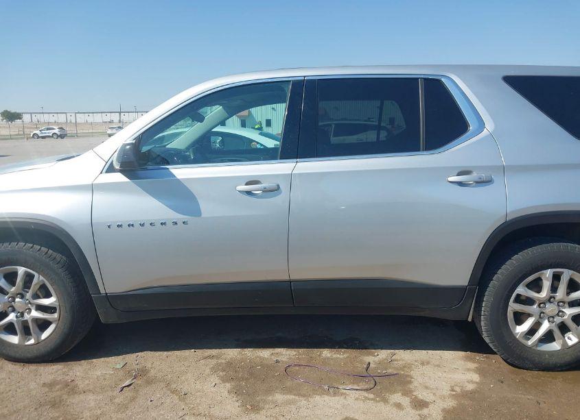 Photo 14 of 2019 Chevrolet Traverse LS (VIN 1GNERFKW9KJ251572)