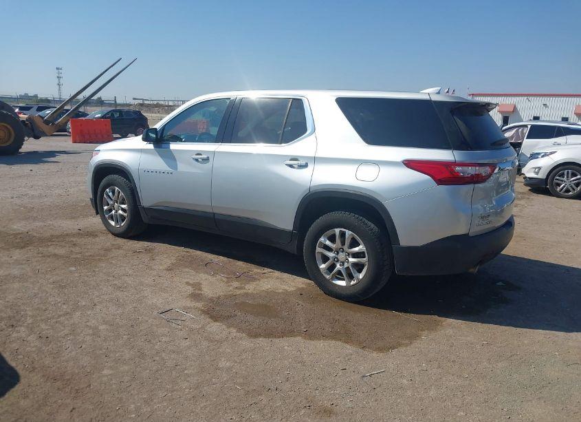 Photo 3 of 2019 Chevrolet Traverse LS (VIN 1GNERFKW9KJ251572)