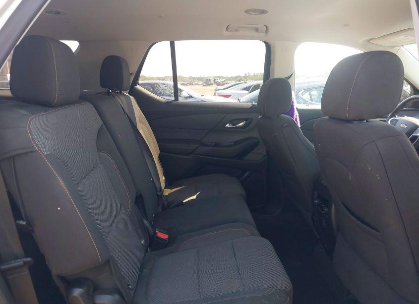 Photo 8 of 2019 Chevrolet Traverse LS (VIN 1GNERFKW9KJ251572)