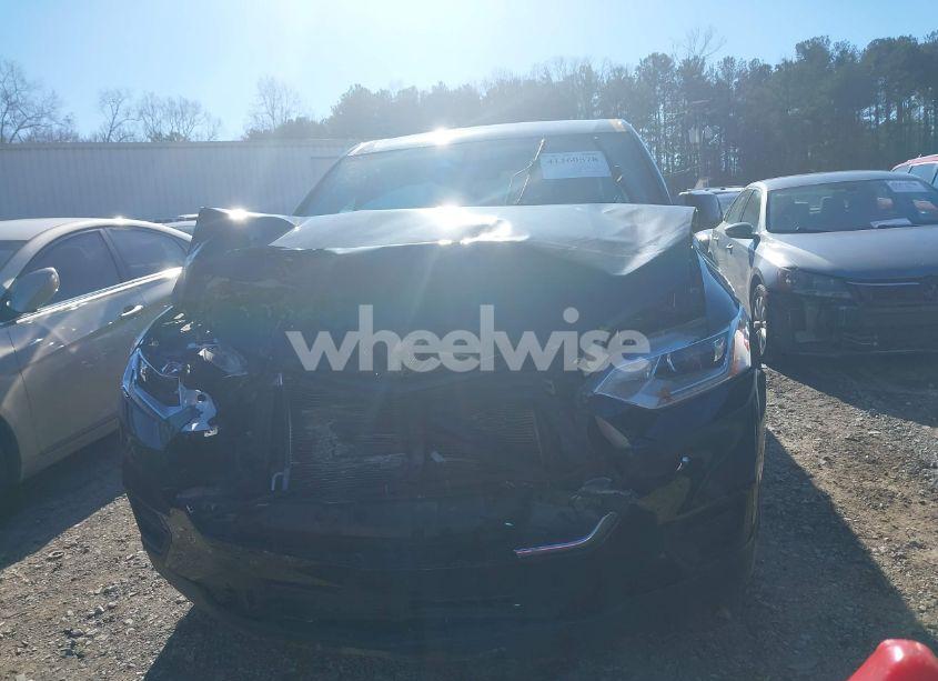 Photo 12 of 2019 Chevrolet Traverse LS (VIN 1GNERFKW9KJ252186)