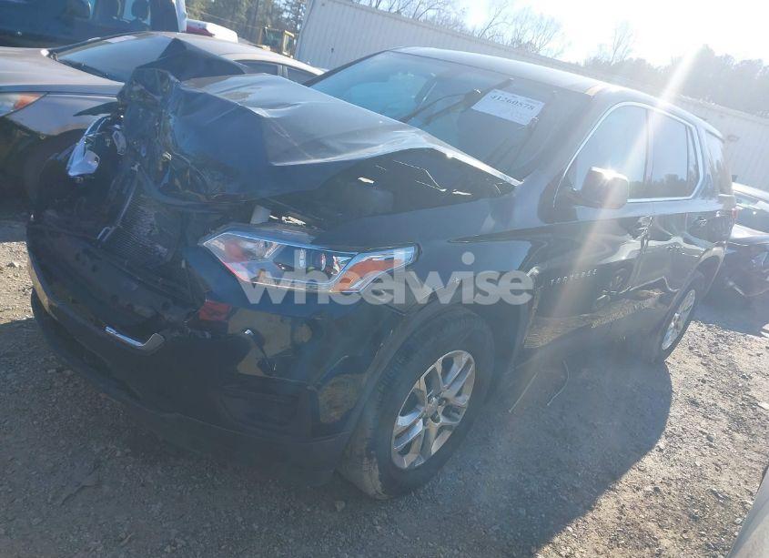 Photo 2 of 2019 Chevrolet Traverse LS (VIN 1GNERFKW9KJ252186)