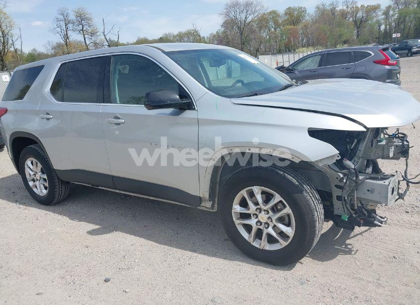 2019 Chevrolet Traverse LS (VIN 1GNERFKW9KJ266878) main photo