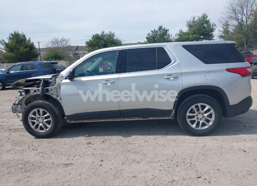 Photo 15 of 2019 Chevrolet Traverse LS (VIN 1GNERFKW9KJ266878)
