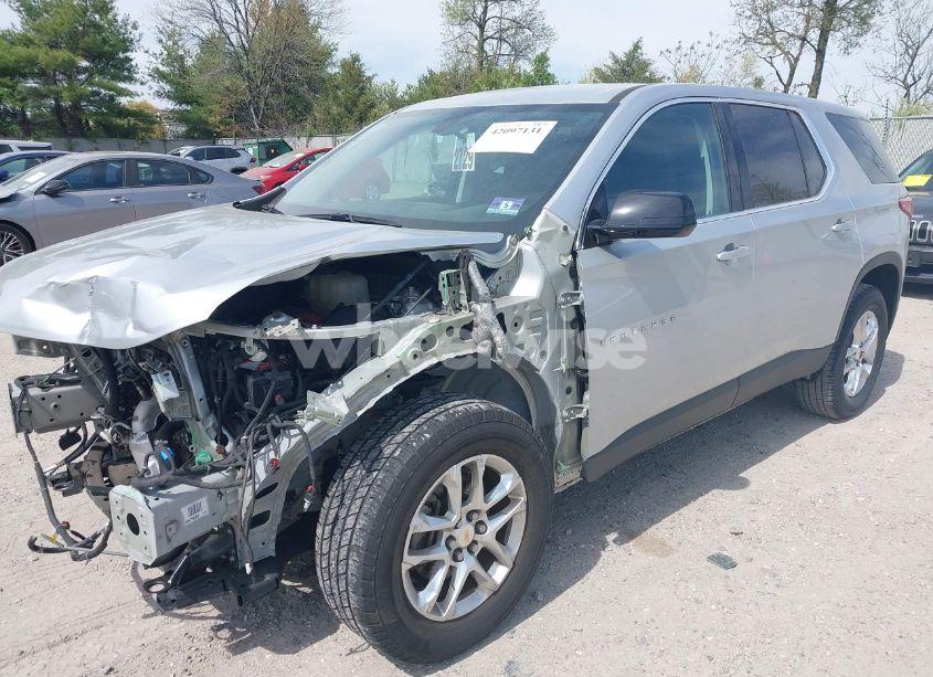 Photo 2 of 2019 Chevrolet Traverse LS (VIN 1GNERFKW9KJ266878)