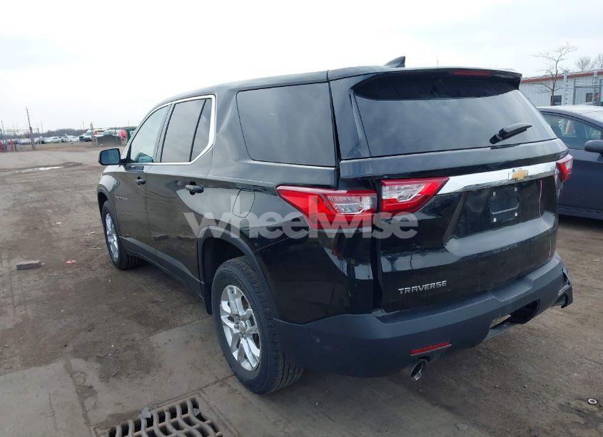 Photo 3 of 2019 Chevrolet Traverse LS (VIN 1GNERFKW9KJ322222)