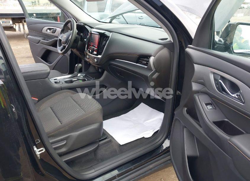 Photo 5 of 2019 Chevrolet Traverse LS (VIN 1GNERFKW9KJ322222)