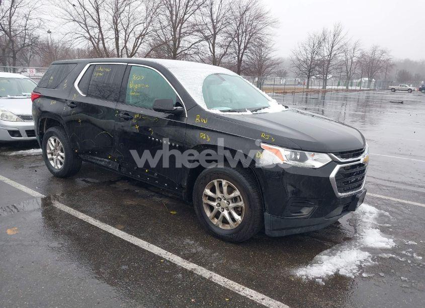 2020 Chevrolet Traverse FWD LS (VIN 1GNERFKW9LJ121714) main photo