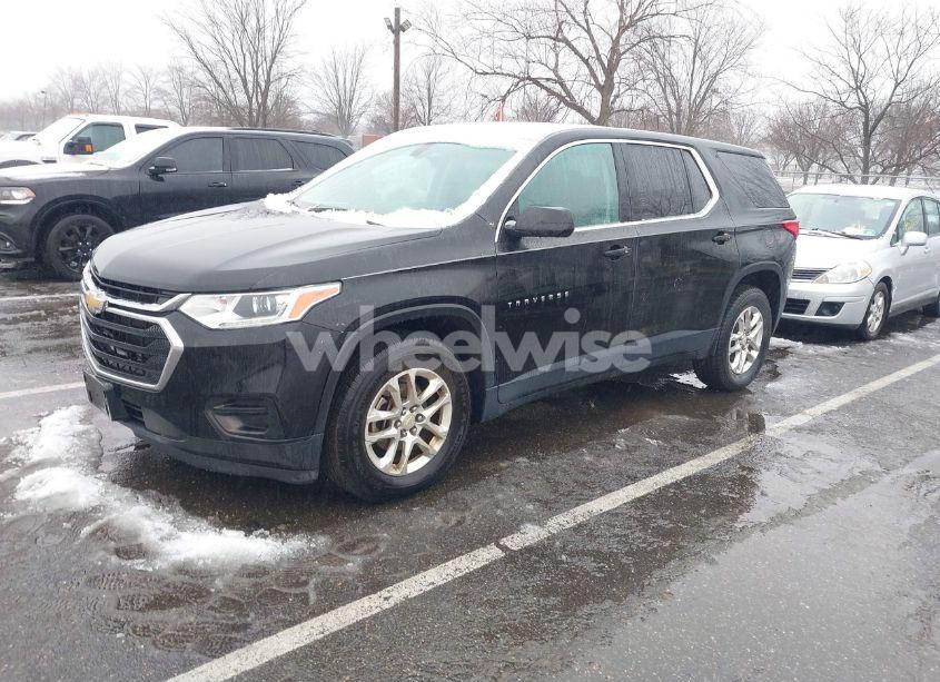 Photo 2 of 2020 Chevrolet Traverse FWD LS (VIN 1GNERFKW9LJ121714)