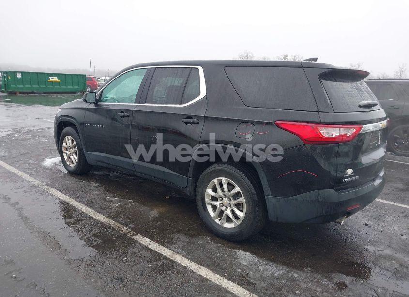 Photo 3 of 2020 Chevrolet Traverse FWD LS (VIN 1GNERFKW9LJ121714)