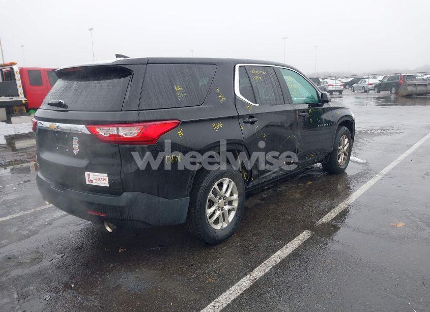Photo 4 of 2020 Chevrolet Traverse FWD LS (VIN 1GNERFKW9LJ121714)