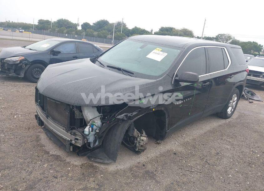 Photo 2 of 2020 Chevrolet Traverse FWD LS (VIN 1GNERFKW9LJ210652)