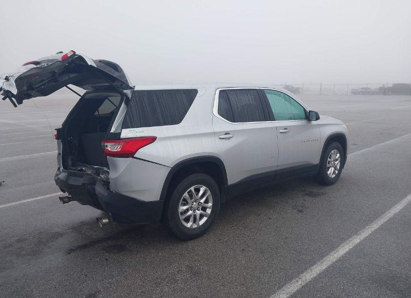Photo 4 of 2020 Chevrolet Traverse FWD LS (VIN 1GNERFKW9LJ260547)