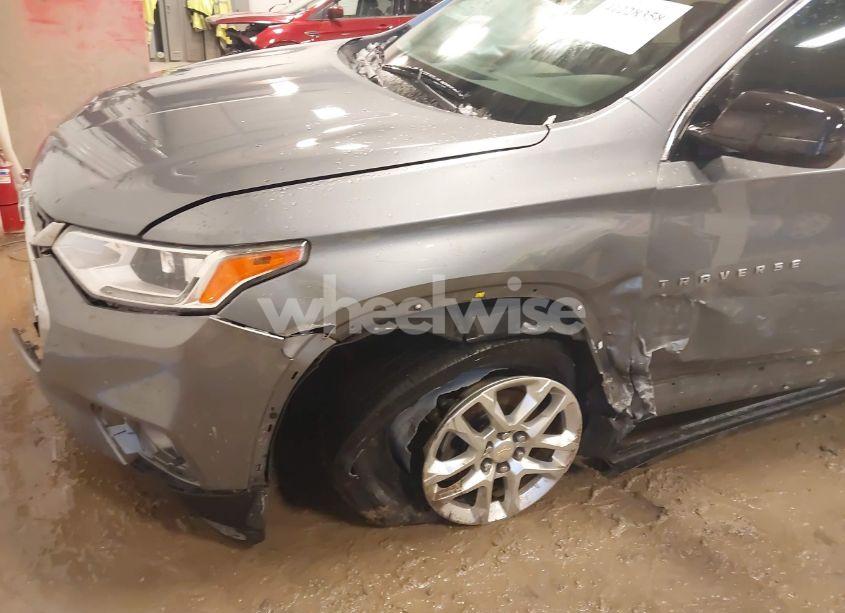 Photo 6 of 2020 Chevrolet Traverse FWD LS (VIN 1GNERFKW9LJ261715)