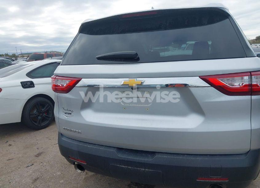 Photo 15 of 2021 Chevrolet Traverse FWD LS (VIN 1GNERFKW9MJ228909)